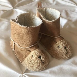 Adorable baby bear boots from baby Gap!